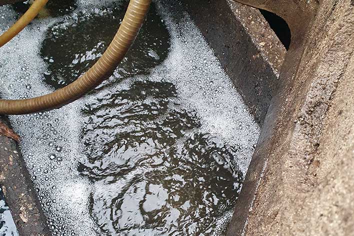 Intérieur d'une cuve de microstation en fonctionnement